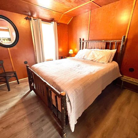 Hotel Adirondack Lake Cabins Indian Lake Zewnętrze zdjęcie