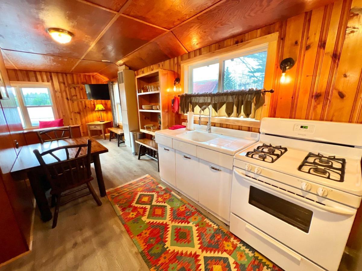Hotel Adirondack Lake Cabins Indian Lake Zewnętrze zdjęcie