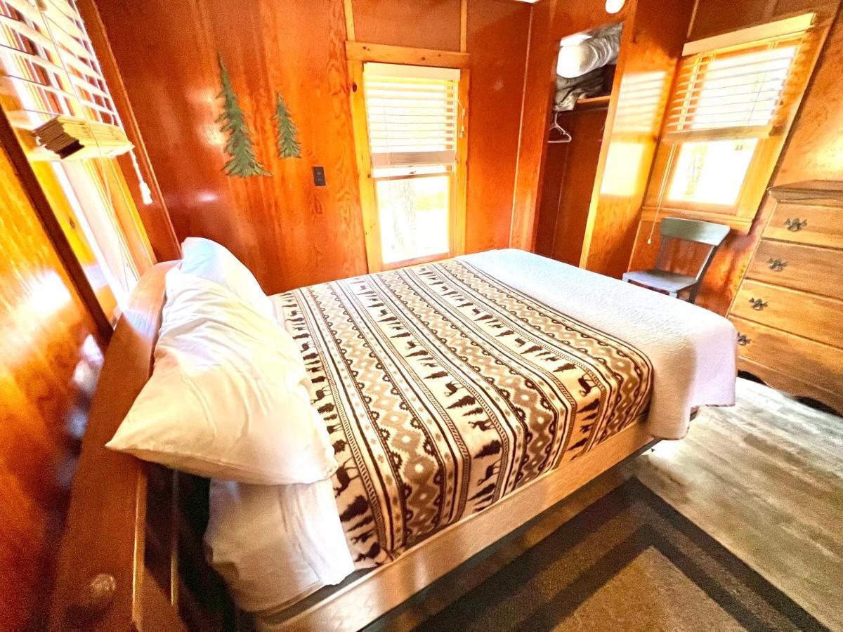 Hotel Adirondack Lake Cabins Indian Lake Zewnętrze zdjęcie