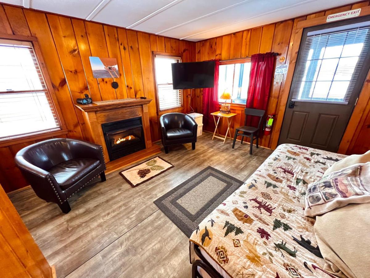 Hotel Adirondack Lake Cabins Indian Lake Zewnętrze zdjęcie