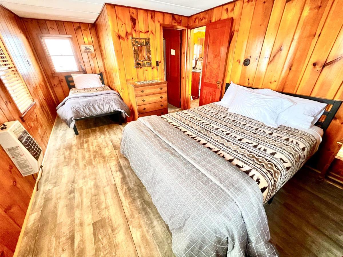 Hotel Adirondack Lake Cabins Indian Lake Zewnętrze zdjęcie