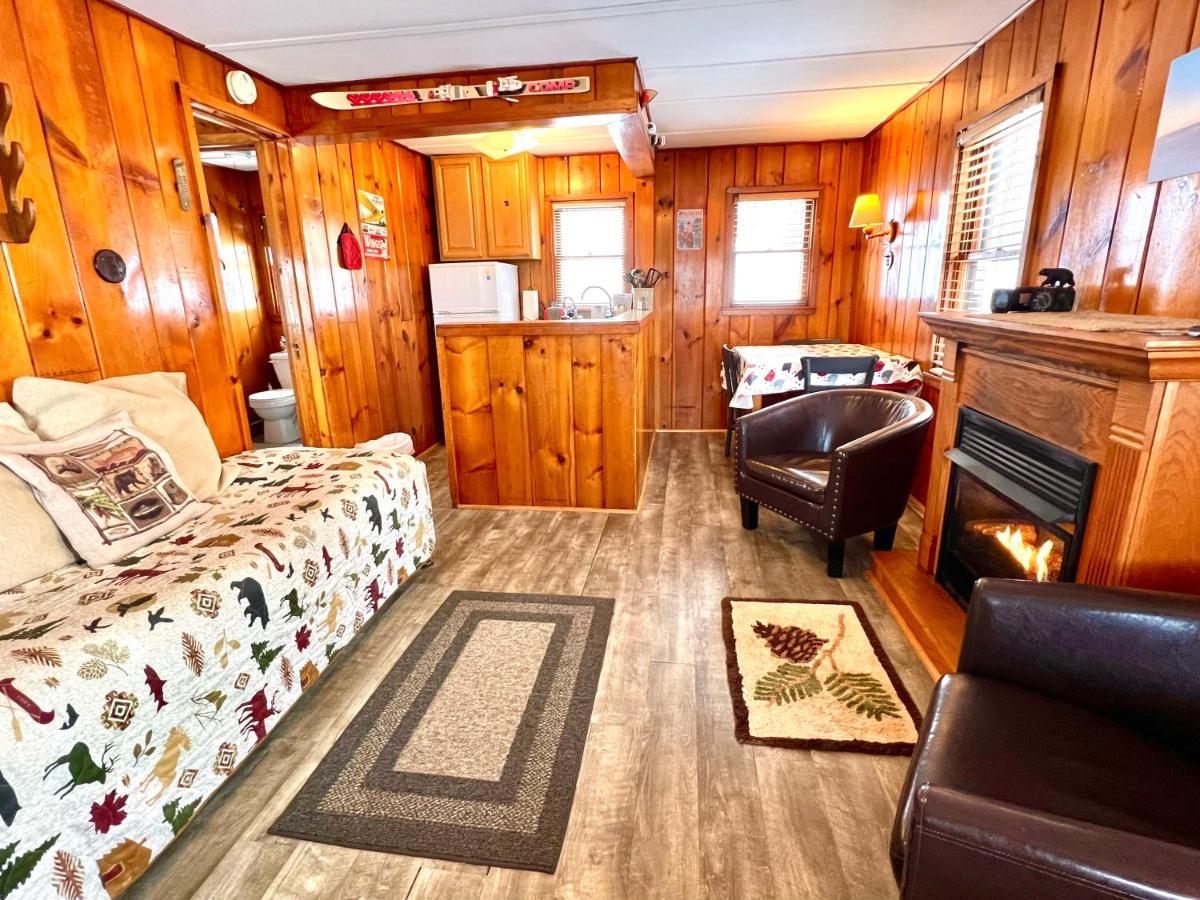 Hotel Adirondack Lake Cabins Indian Lake Zewnętrze zdjęcie